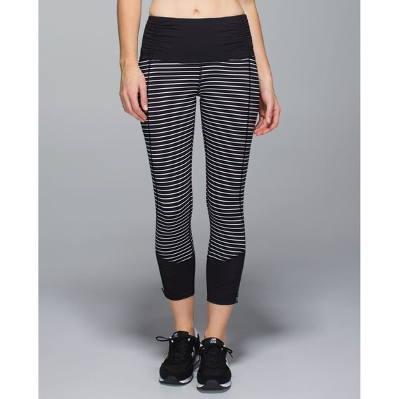 Set Lululemon sz 6 Think Fast Hoodie 4 Runday Crop Leggings Black White Stripes - Picture 8 of 9